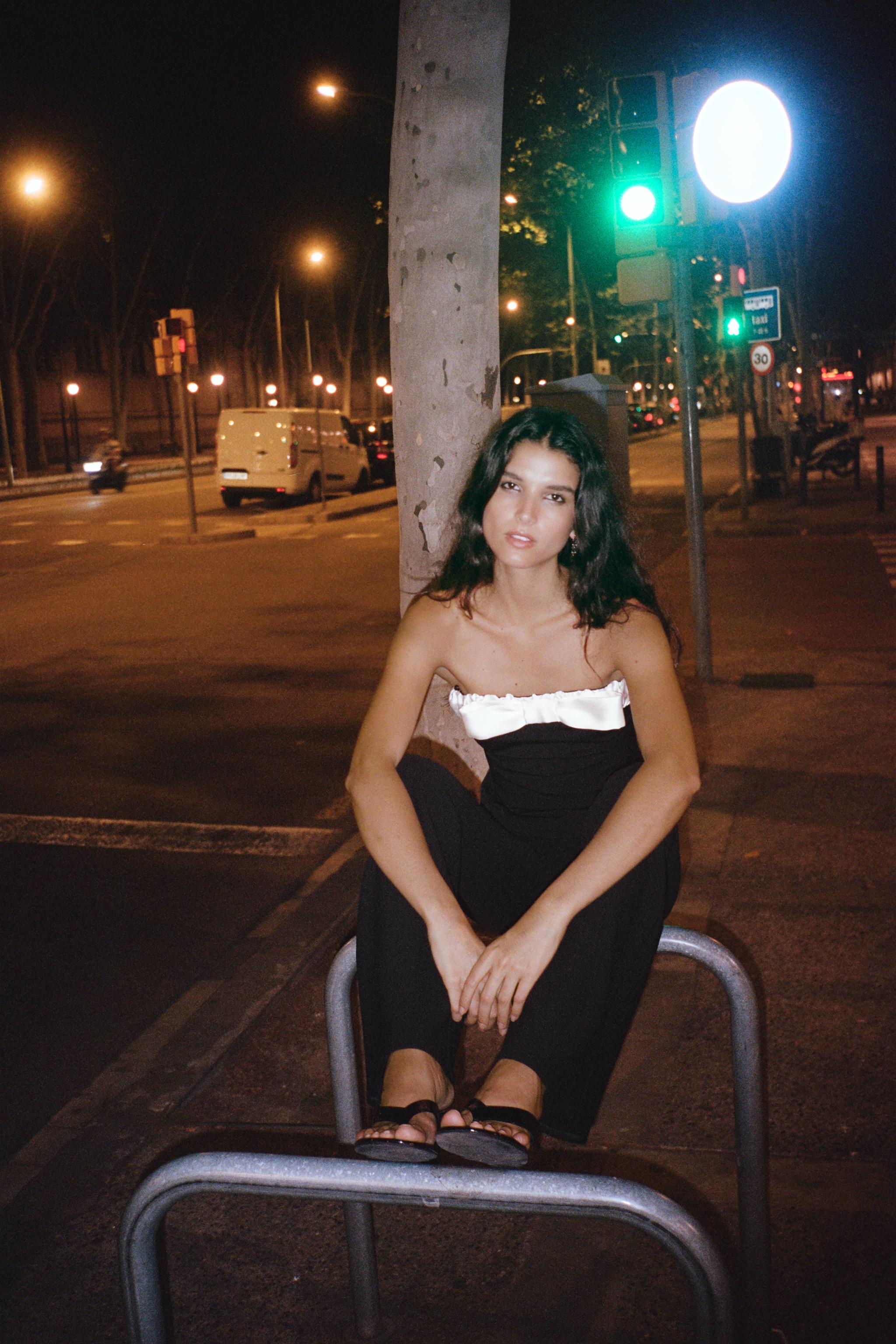 CONTRAST BOW BUSTIER TOP